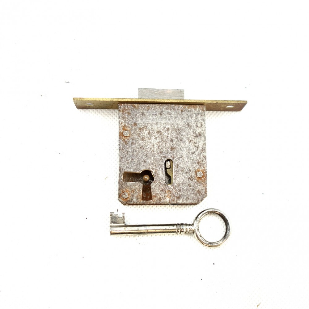 Möbellås 4,5x4 cm